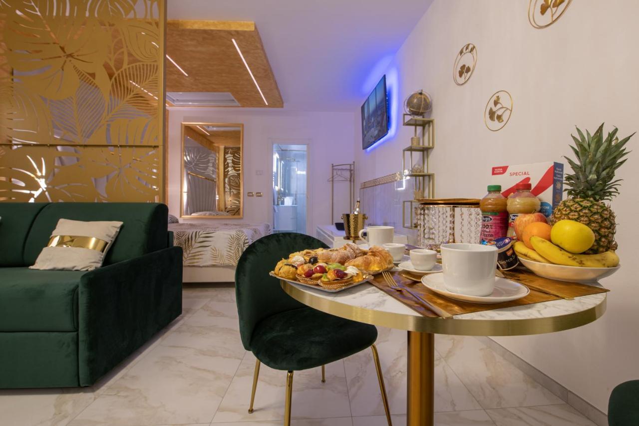 Fashion Apartment Gold Bologna With Jacuzzi & Car Garage Bagian luar foto