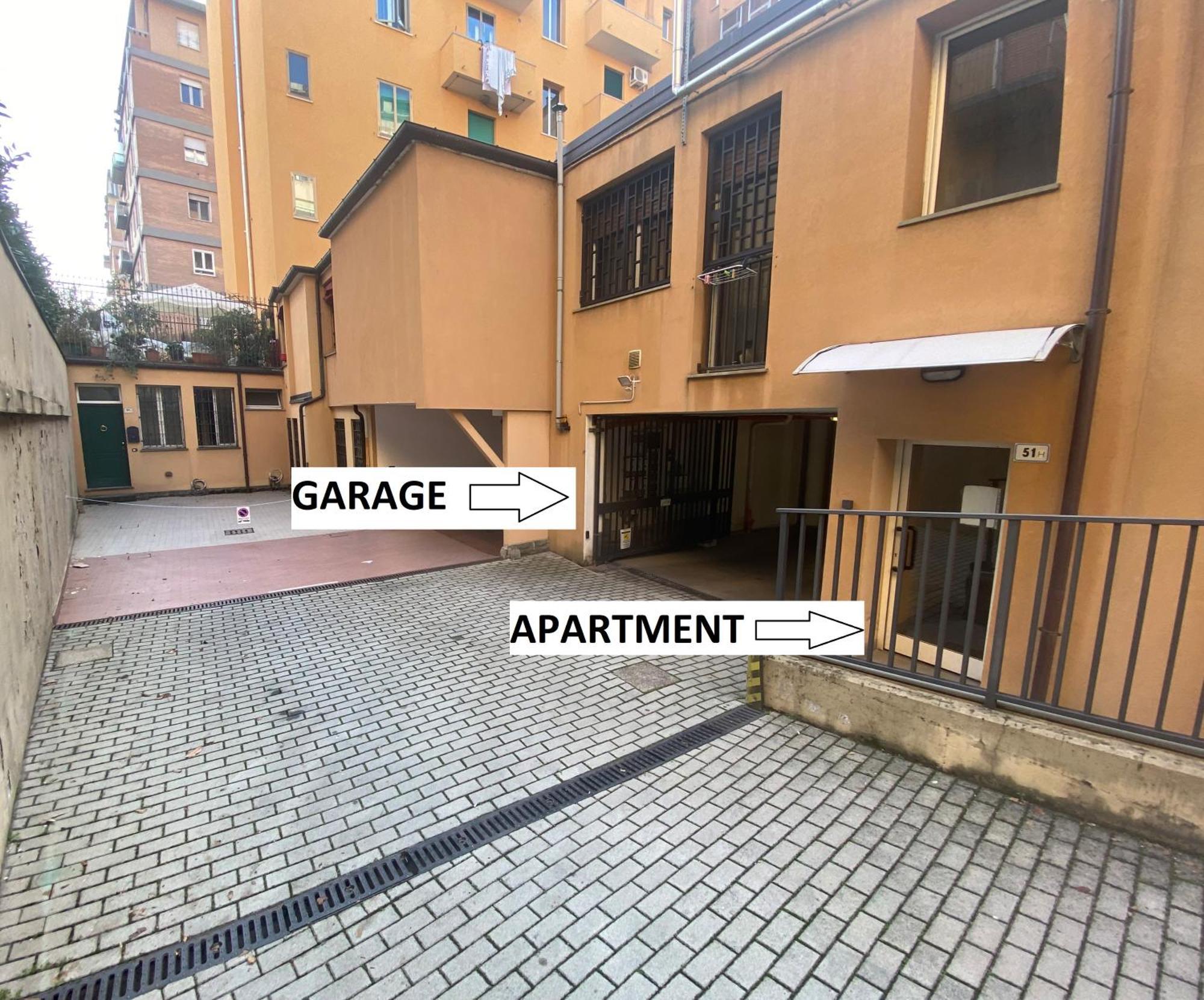 Fashion Apartment Gold Bologna With Jacuzzi & Car Garage Bagian luar foto